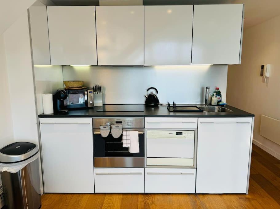 Skyline View Flat With Parking * Bristol